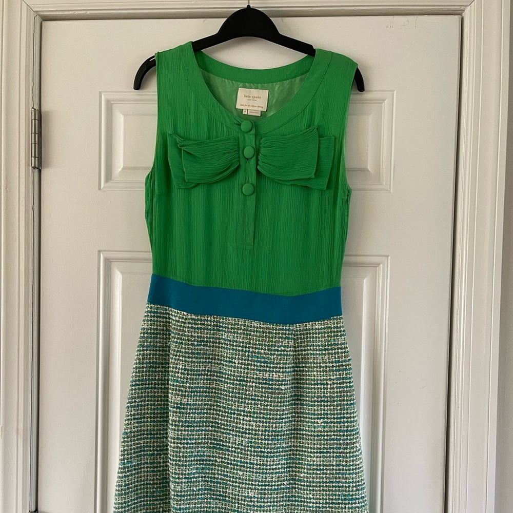 Kate spade bow detail, knee length dress. Great condition.